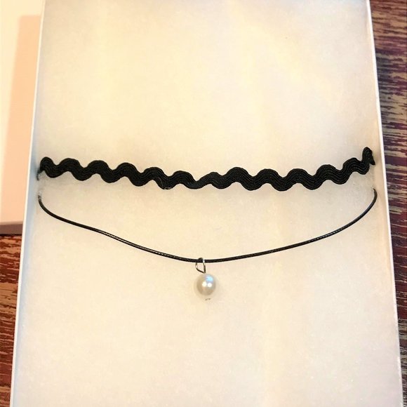 Girls Choker Necklace - Picture 3 of 4